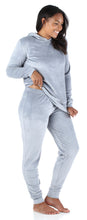 Load image into Gallery viewer, Sleepyheads Women’s Velvet Velour Hooded Loungewear Pajama Set