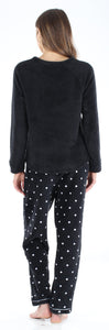 PajamaMania Women’s Fleece Long Sleeve Pajama Set