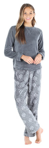 PajamaMania Women’s Fleece Long Sleeve Pajama Set