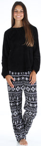 PajamaMania Women’s Fleece Long Sleeve Pajama Set