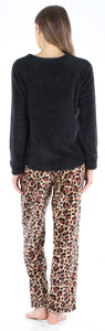 PajamaMania Women’s Fleece Long Sleeve Pajama Set