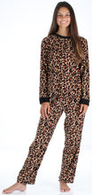 Load image into Gallery viewer, PajamaMania Women’s Fleece Long Sleeve Pajama Set
