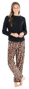PajamaMania Women’s Fleece Long Sleeve Pajama Set