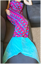 Load image into Gallery viewer, Sleepyheads Fleece Mermaid Tail Blanket for Kids and Adults

